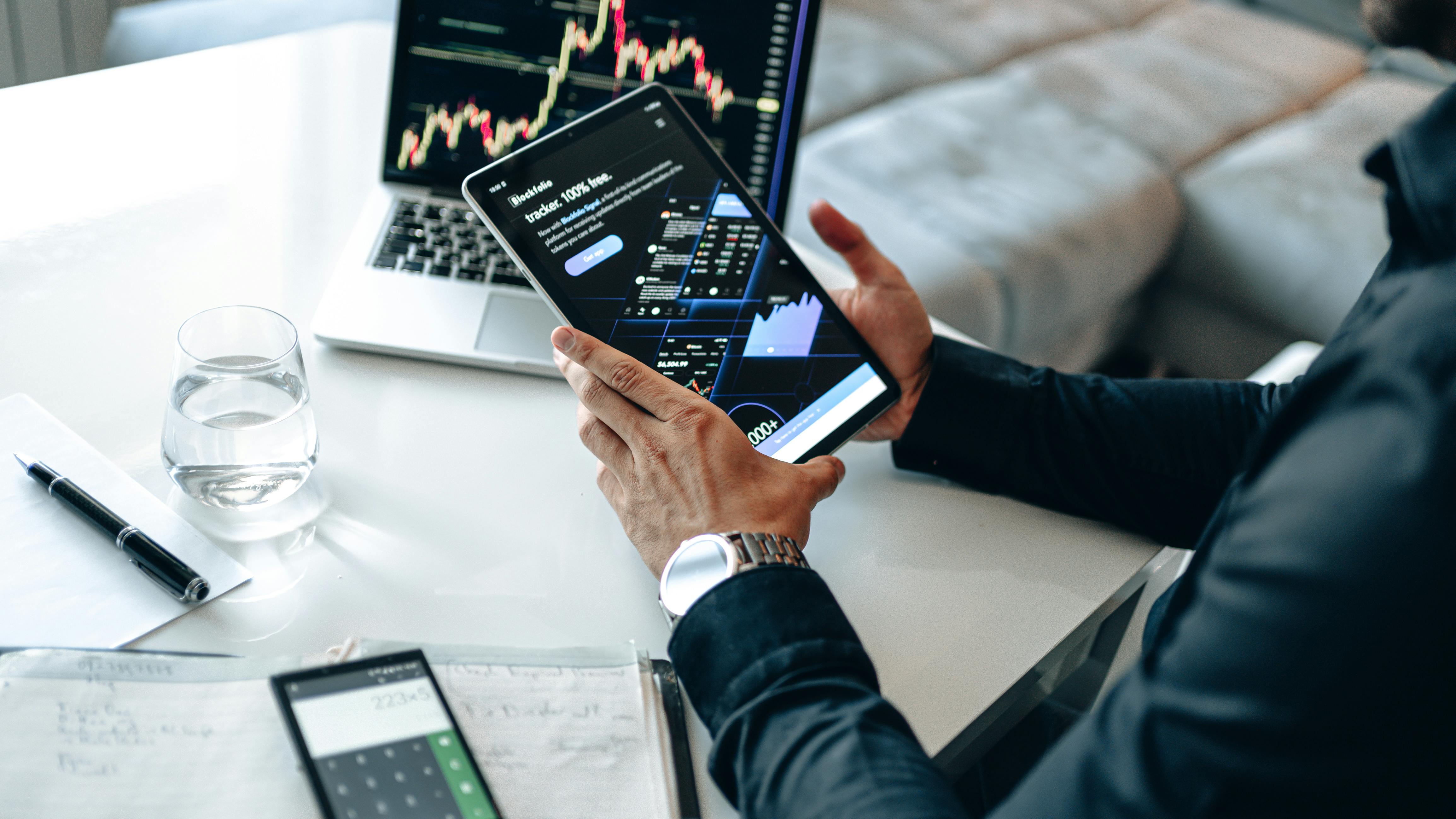 Escalitics — Alcance global